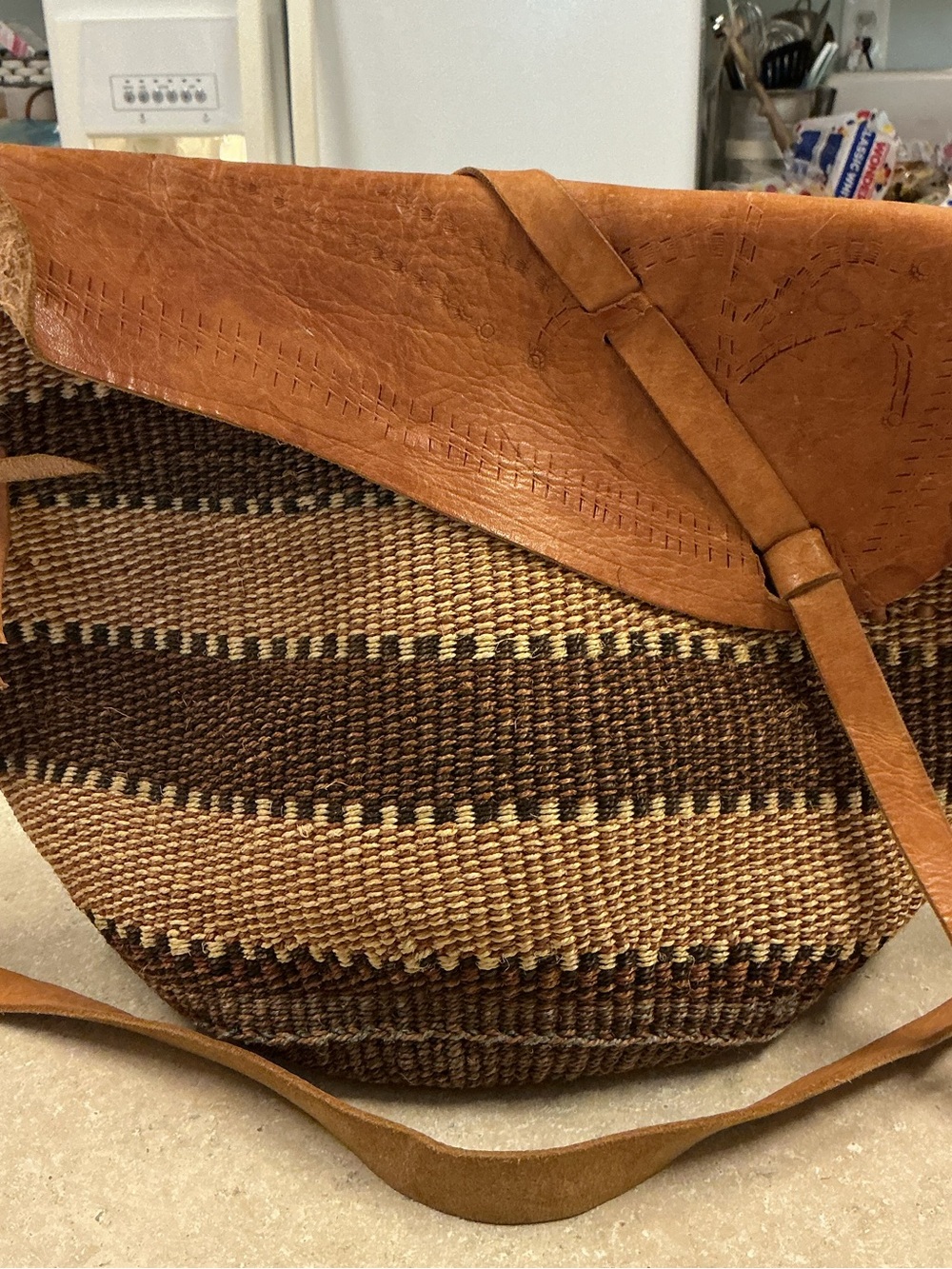 VTG.70s Kenyan Kiondo Crossbody Handwoven sisal & tooled leather flap boho tote